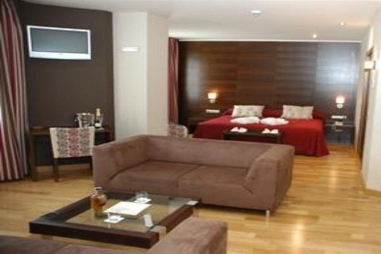 Hotel Fc Villalba Кольядо-Вільяльба Екстер'єр фото