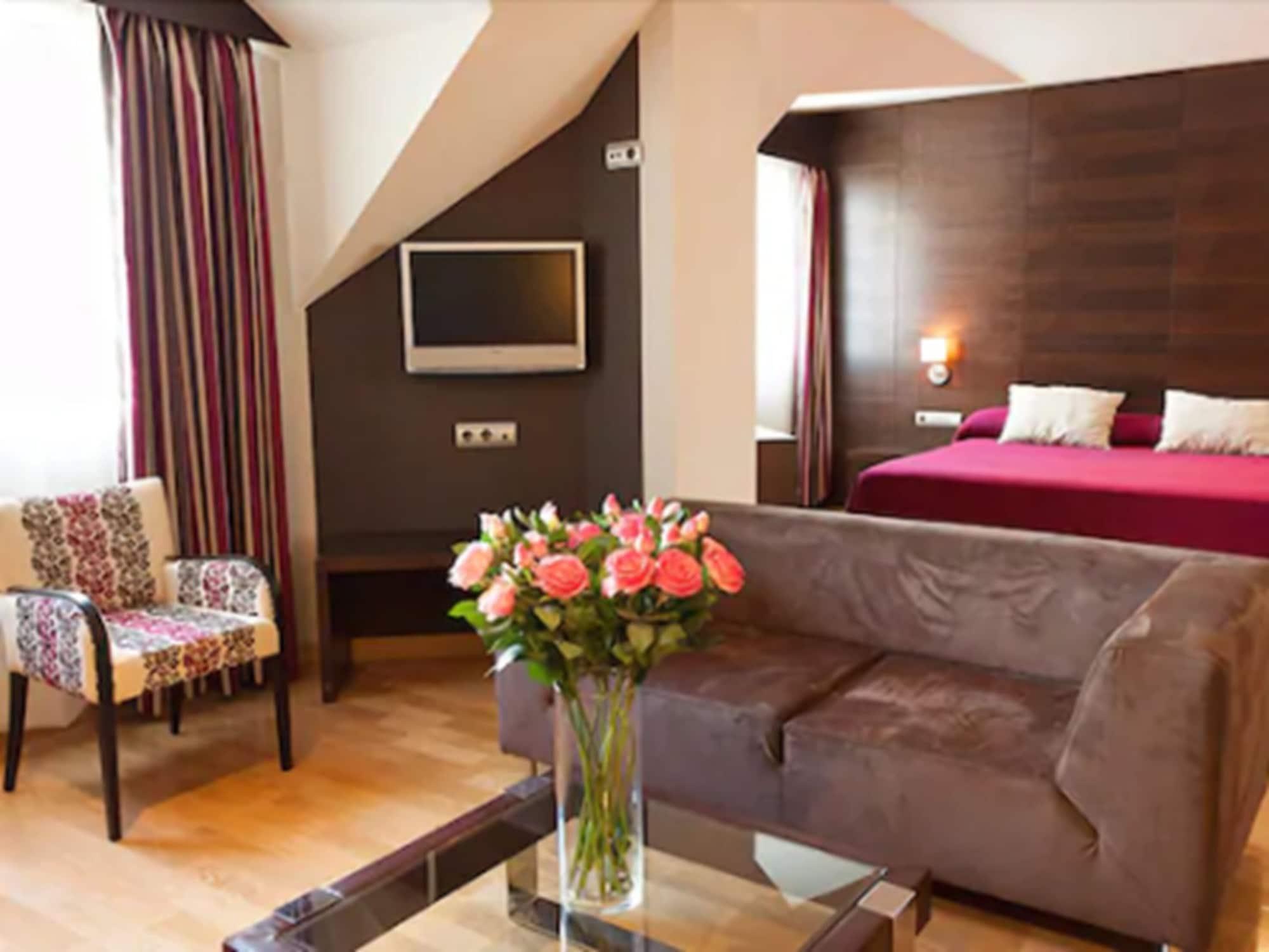 Hotel Fc Villalba Кольядо-Вільяльба Екстер'єр фото