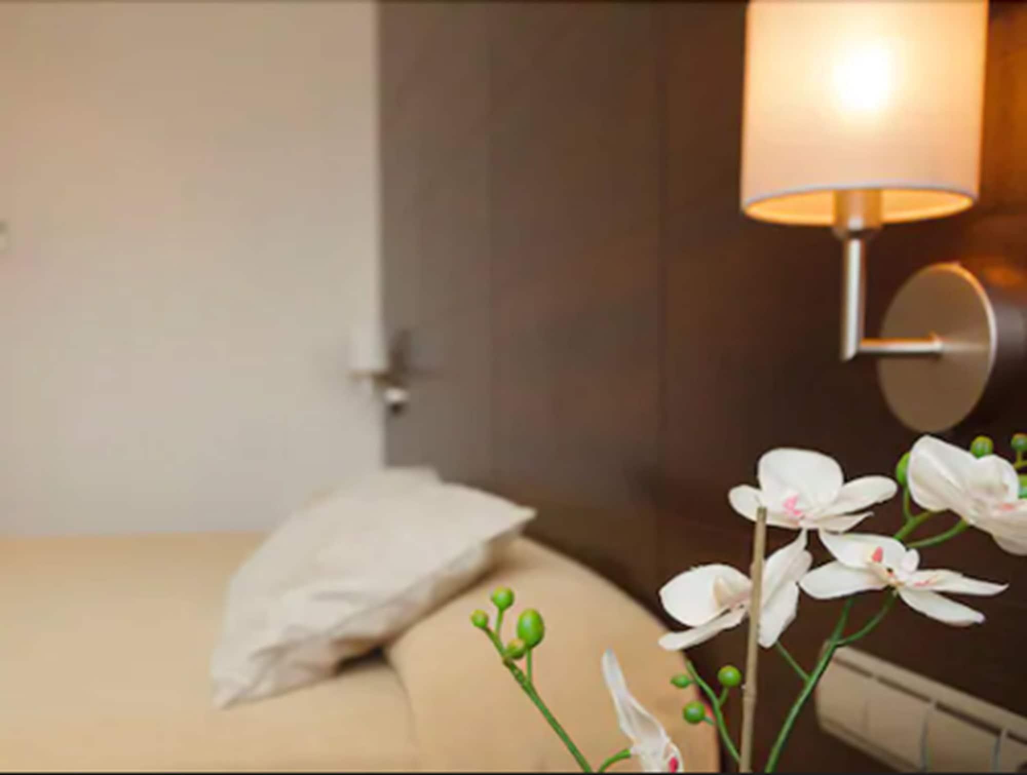 Hotel Fc Villalba Кольядо-Вільяльба Екстер'єр фото