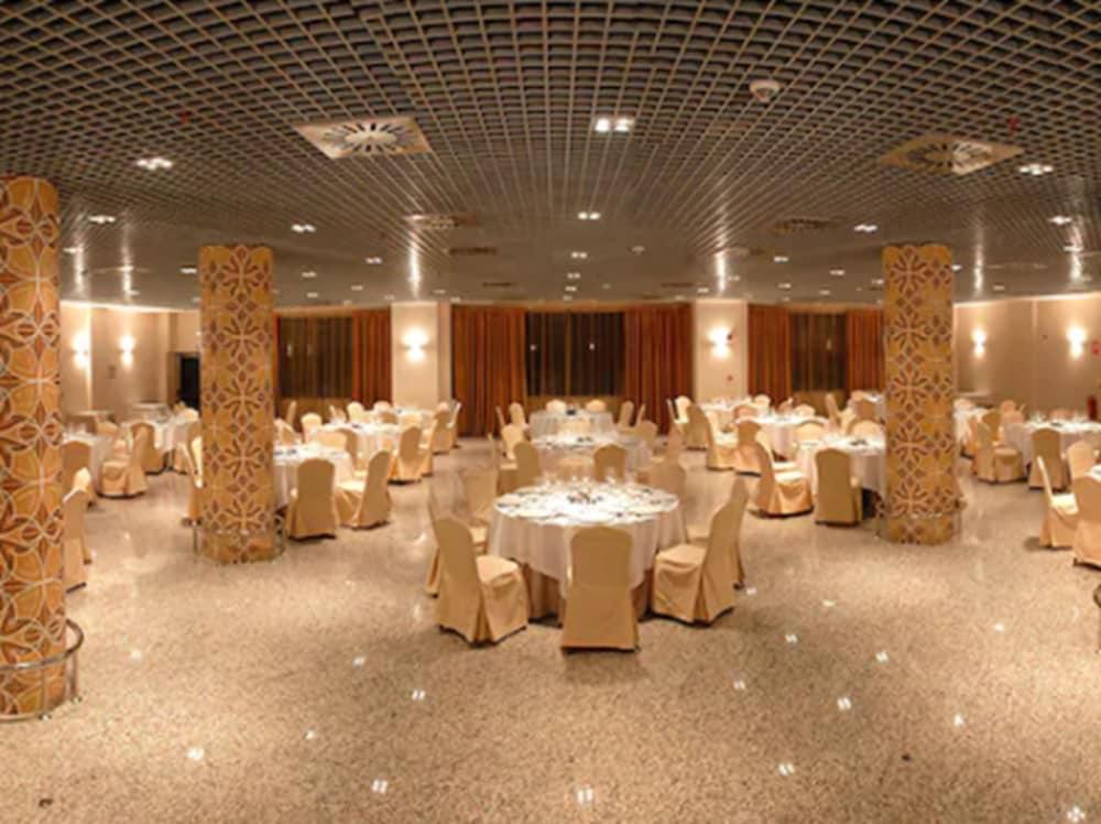 Hotel Fc Villalba Кольядо-Вільяльба Екстер'єр фото