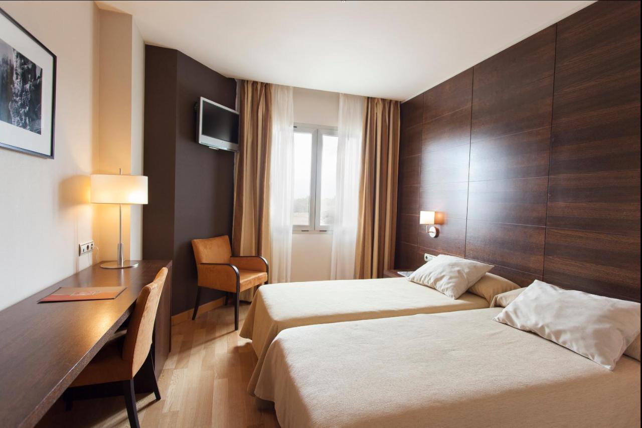 Hotel Fc Villalba Кольядо-Вільяльба Екстер'єр фото