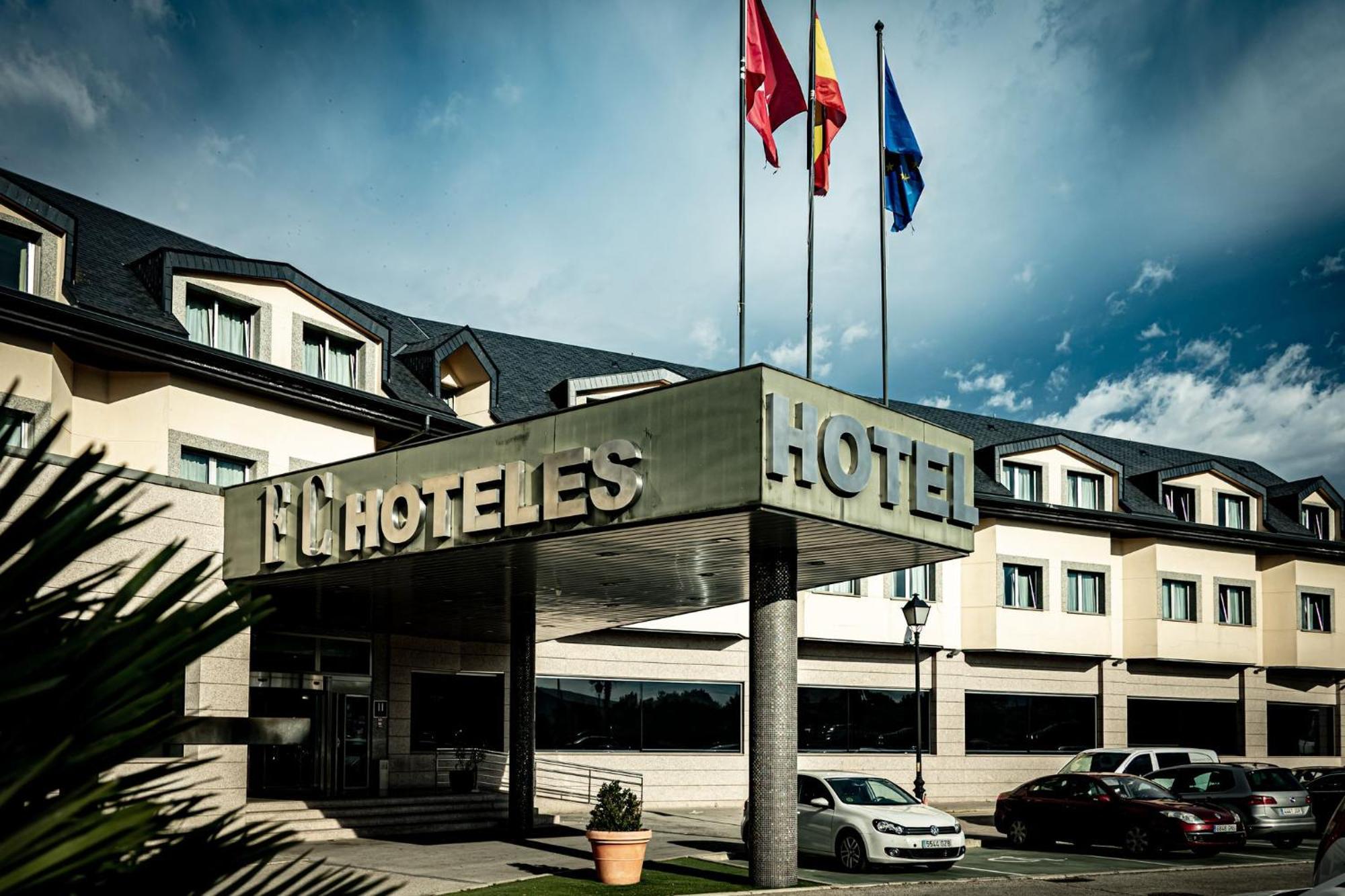 Hotel Fc Villalba Кольядо-Вільяльба Екстер'єр фото