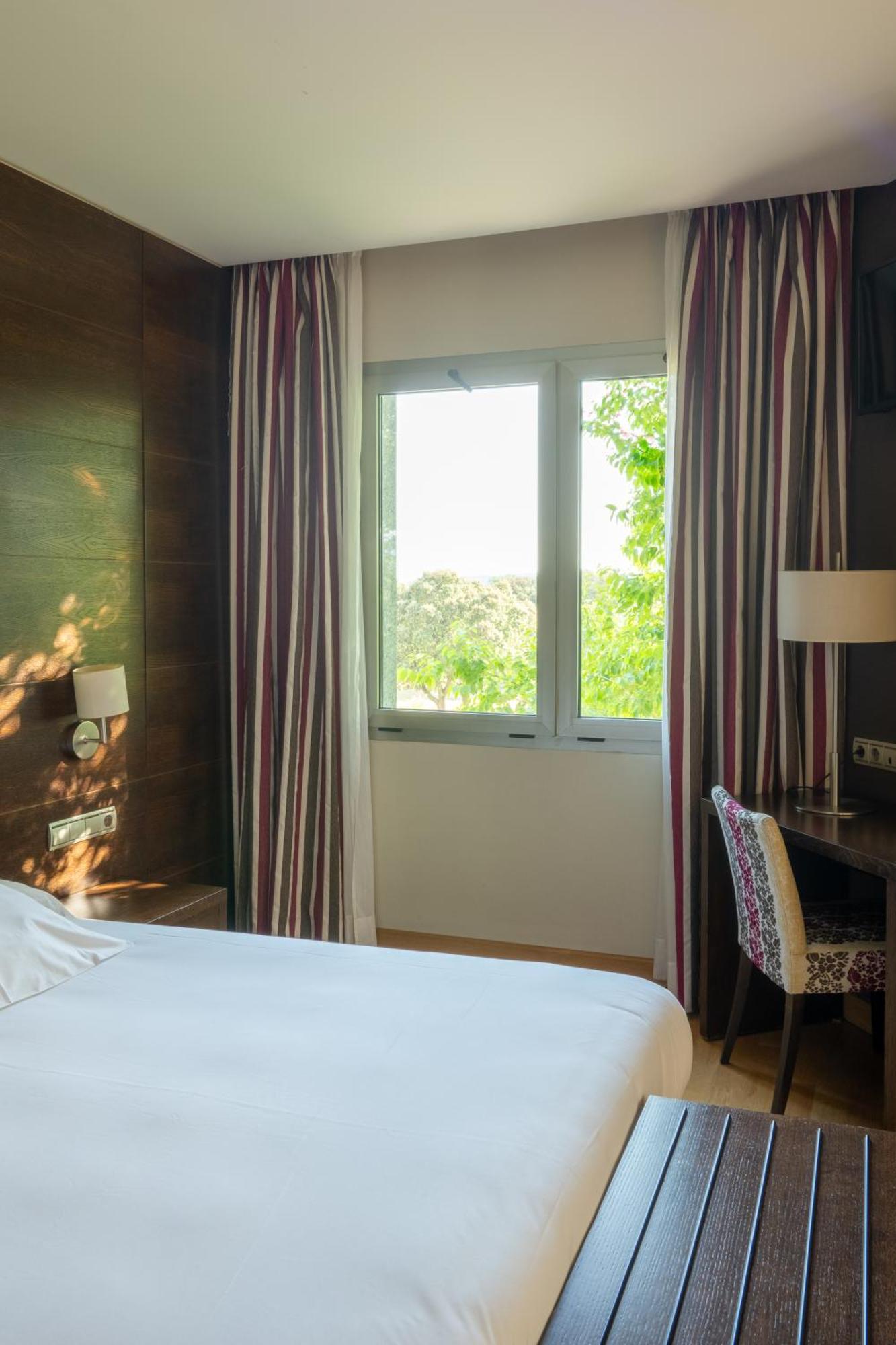 Hotel Fc Villalba Кольядо-Вільяльба Екстер'єр фото